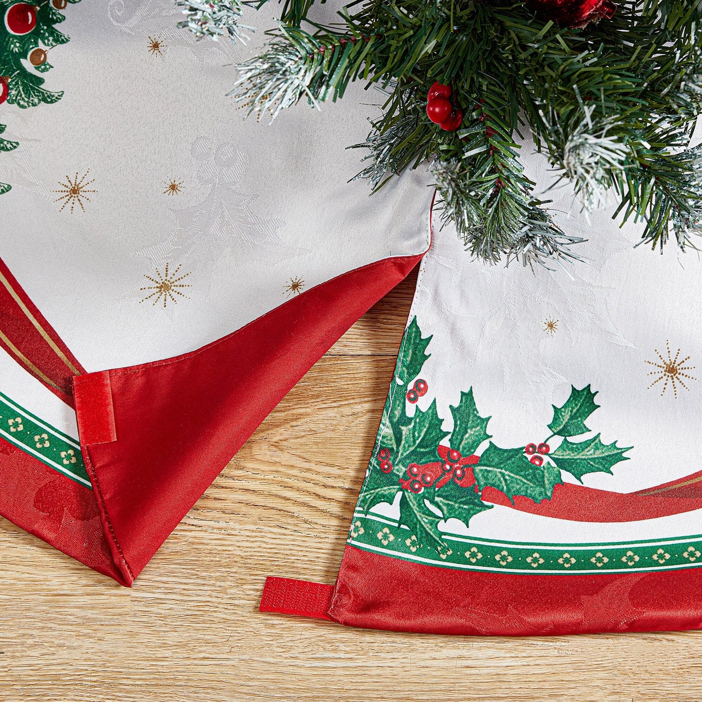Villeroy & Boch Toy's Delight Holiday Tree Skirt