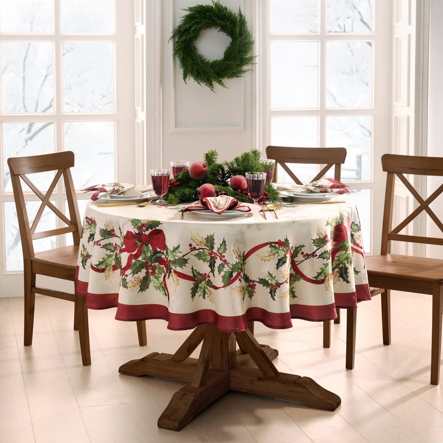 Villeroy & Boch Winter Bows & Garland Tablecloth