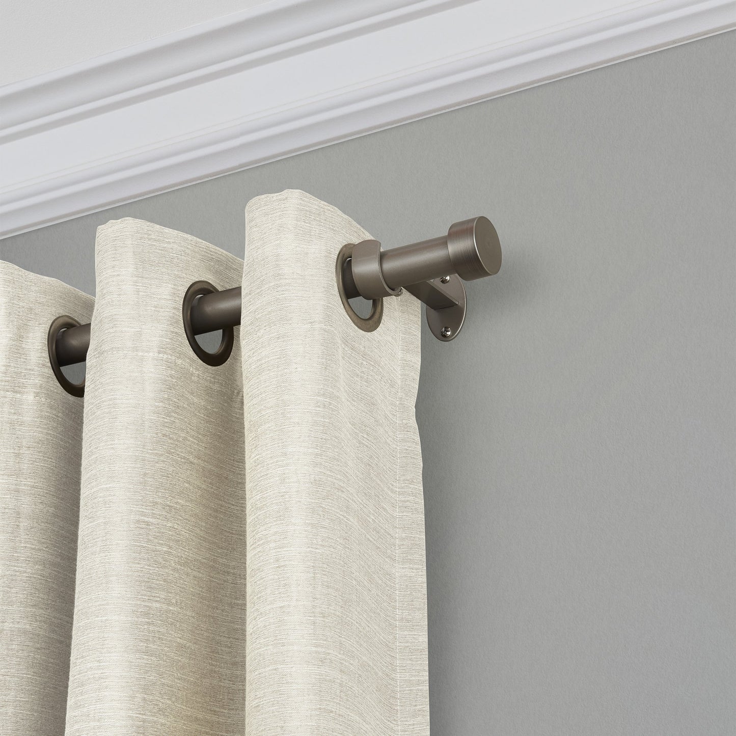 polyresin curtain rod with decorative finial
