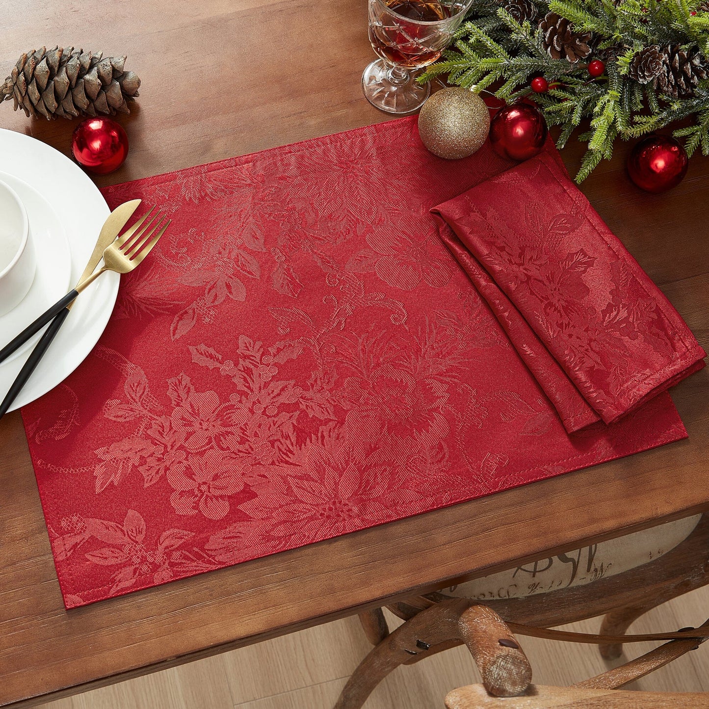 Servilletas Poinsettia Elegance Jacquard resistentes al agua y a las manchas, juego de 4