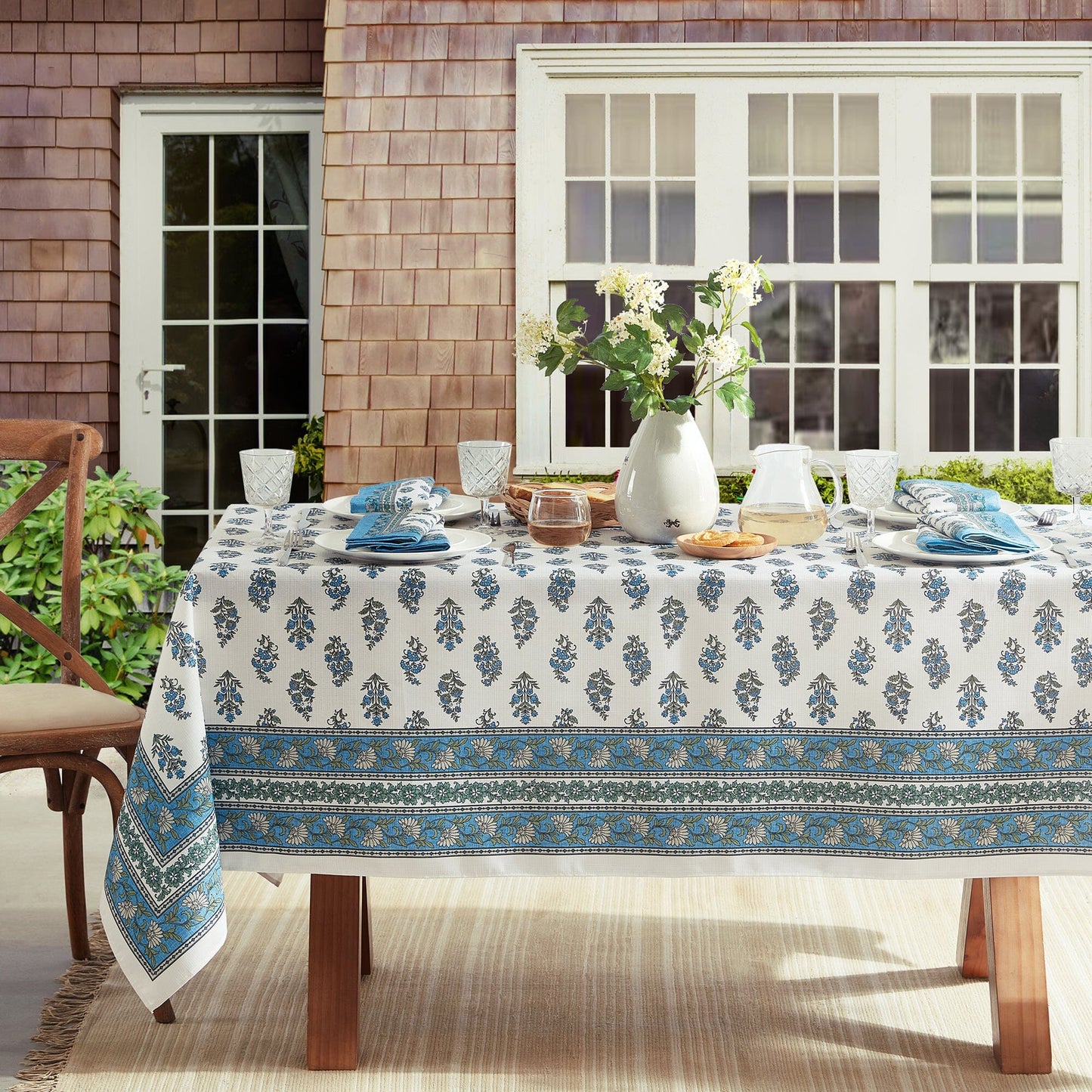 Mantel para interiores y exteriores resistente al agua y a las manchas con estampado de bloques Tropez