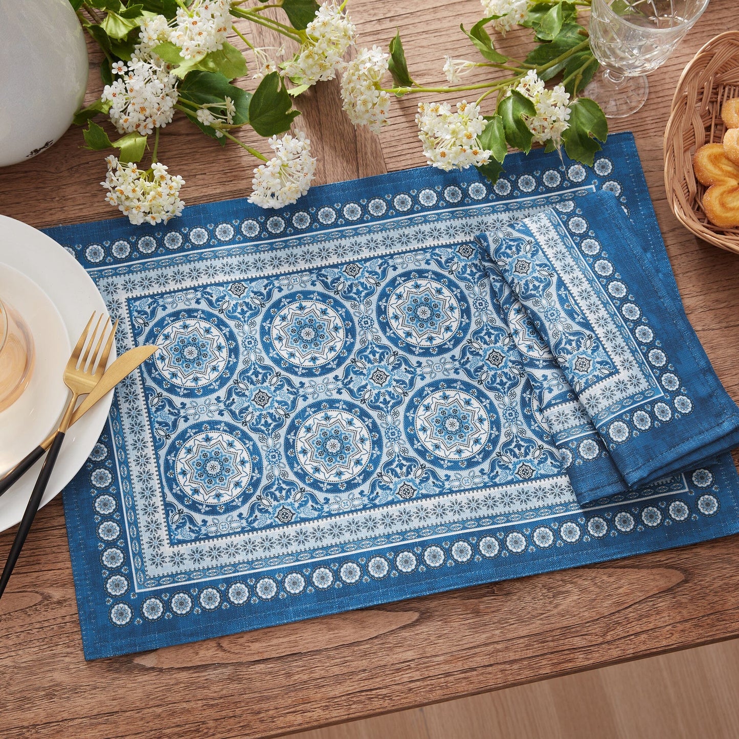 Vietri Medallion Block Print Stain & Water Resistant Indoor/Outdoor Placemats, Set of 4