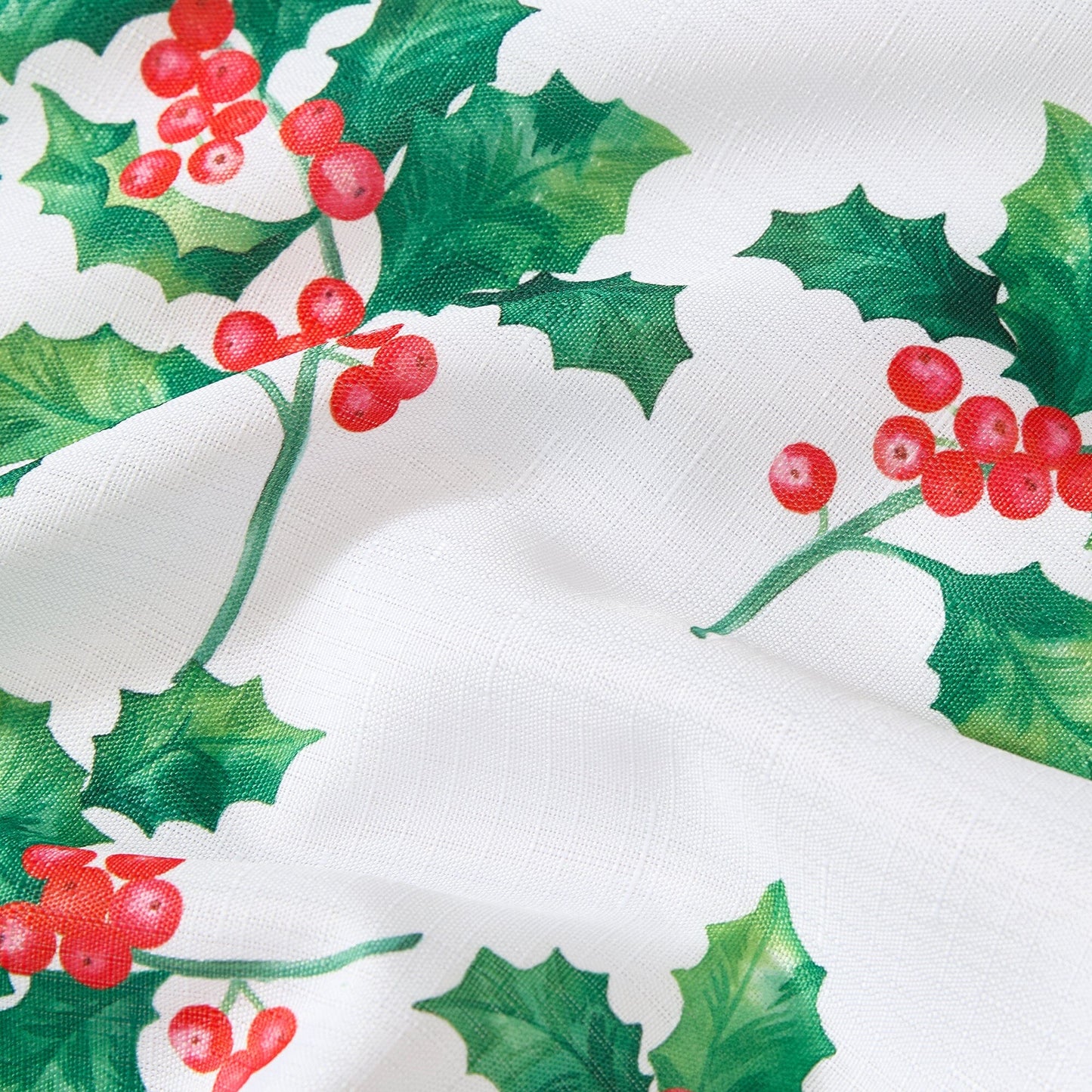 Vintage Holly Scallop Border Tablecloth