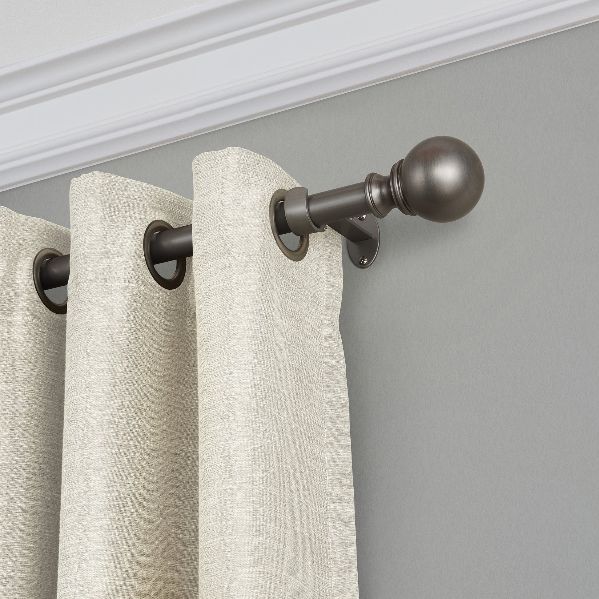 polyresin curtain rod with decorative finial