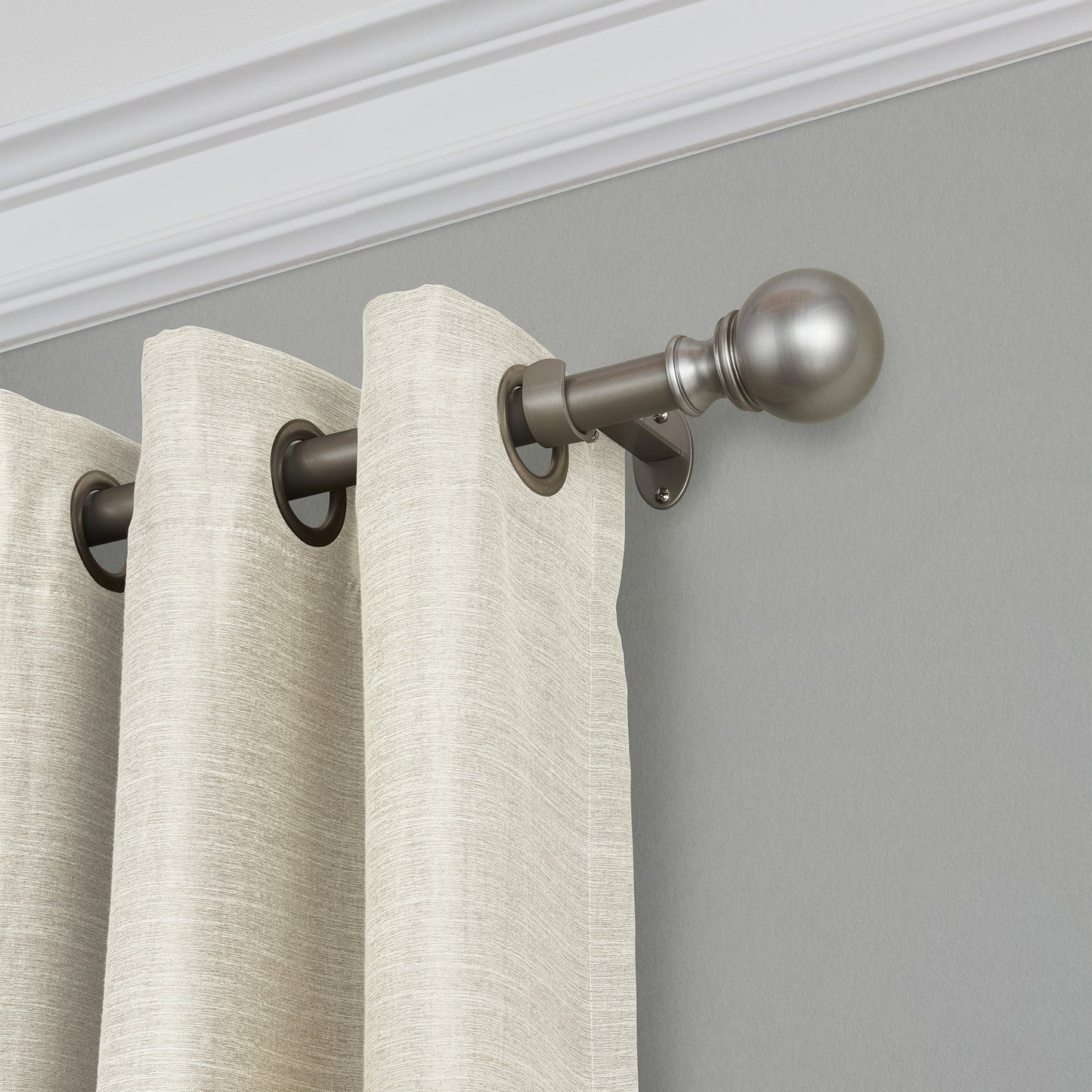 polyresin curtain rod with decorative finial