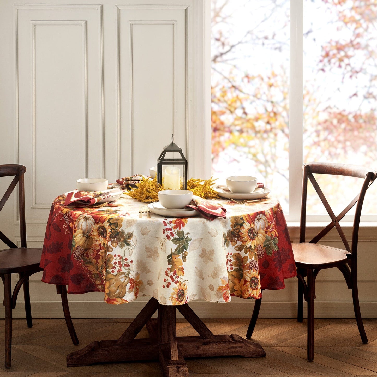 Swaying Leaves Bordered Fall Tablecloth