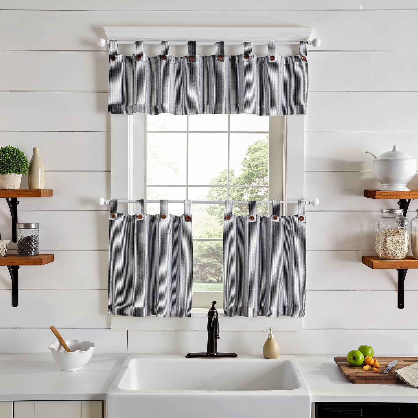 Tucker Ticking Stripe Button Tab Top Window Tier y cenefa